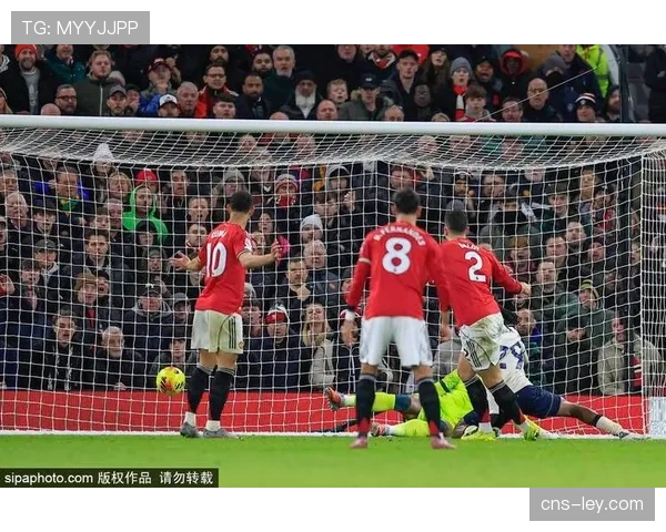 曼联角球防守失误，克雷伊奇头球扳平狼队